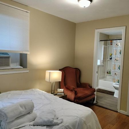 Stylish And Beautiful Condo 프레드릭 외부 사진