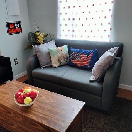 Stylish And Beautiful Condo 프레드릭 외부 사진
