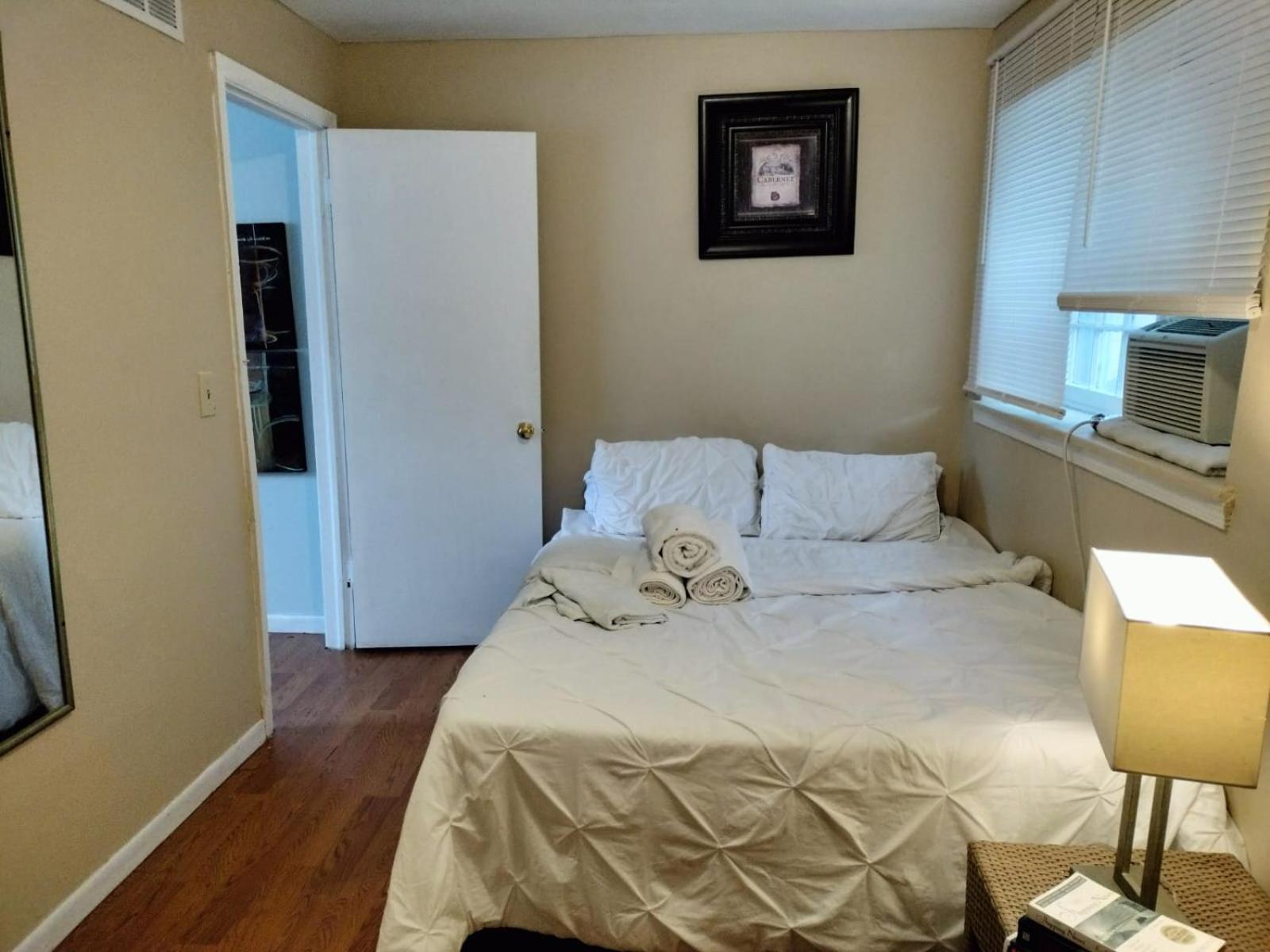 Stylish And Beautiful Condo 프레드릭 외부 사진